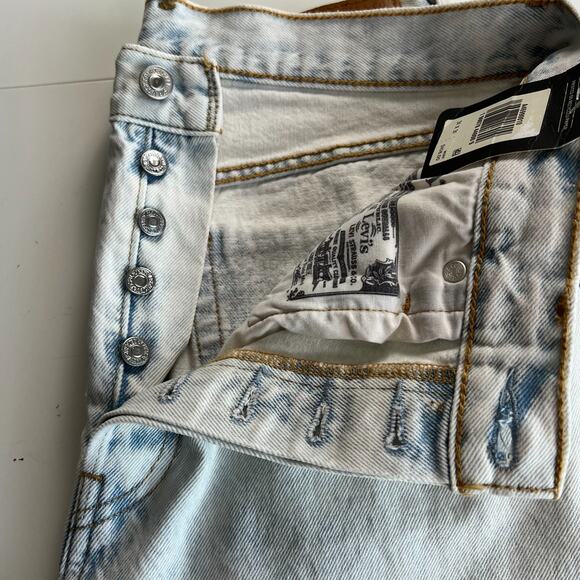 Levi's Premium Women 501 '81 Button Fly Tapered Leg Jeans 23x31 Ice Blue NWT - Picture 5 of 13